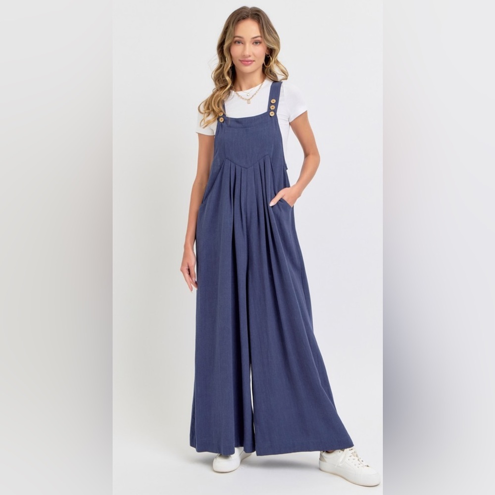 NWT BOUTIQUE_ Adjustable strap overall wide leg jumpsuit women’s